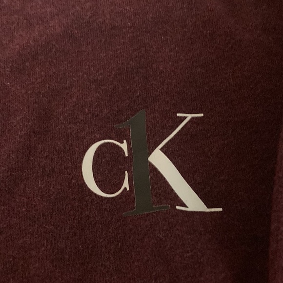 Calvin Klein Sweater - Picture 2 of 3